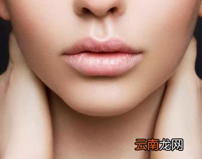 原因2干燥空气加速唇部水分蒸发