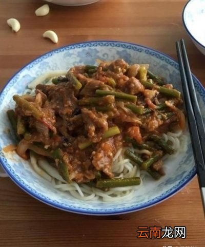 吃面吃蒜有以下几点原因