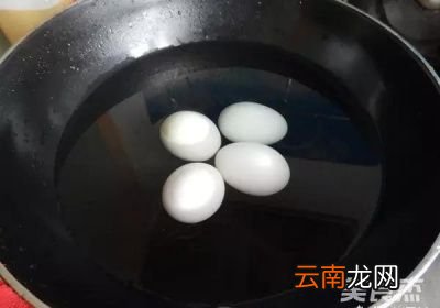 该如何挑出流油鸭蛋呢