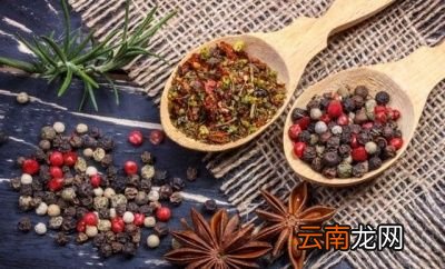 下面具体介绍滋补炖羊肉的做法