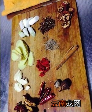 下面具体介绍滋补炖羊肉的做法