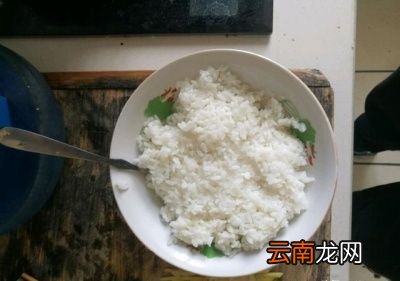 下面就来说一说酱油炒饭的具体操作方法和步骤