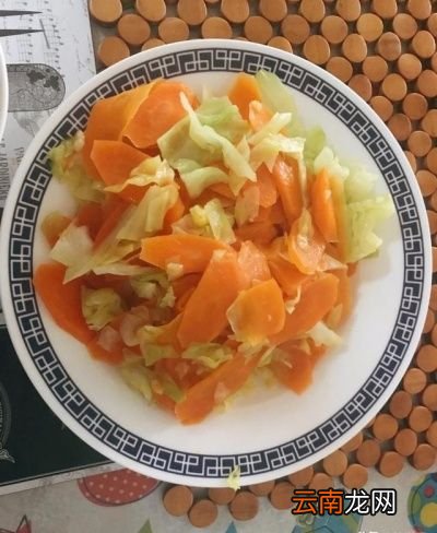 胡萝卜和什么搭配在一起做比较好吃