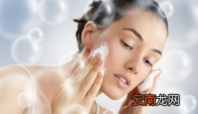 首先你要分析造成自己敏感肌肤的原因
