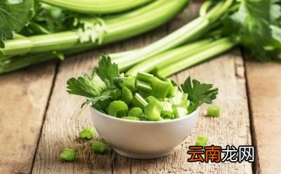 西红柿和什么不能一起吃