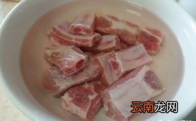 排骨酸菜炖粉条的做法