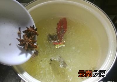 水煮花生米都放什么调料怎么做才好吃