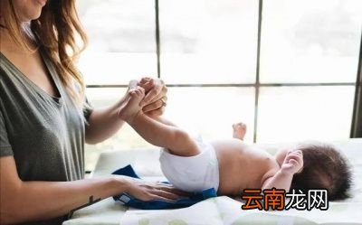 婴儿每次拉臭臭应该是水洗还是直接用棉柔巾擦