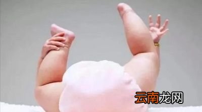 婴儿每次拉臭臭应该是水洗还是直接用棉柔巾擦