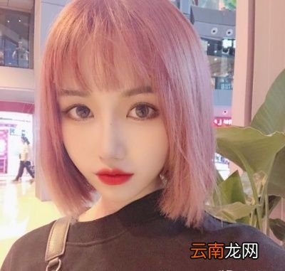 烫染后头发很干用什么洗发水好呢