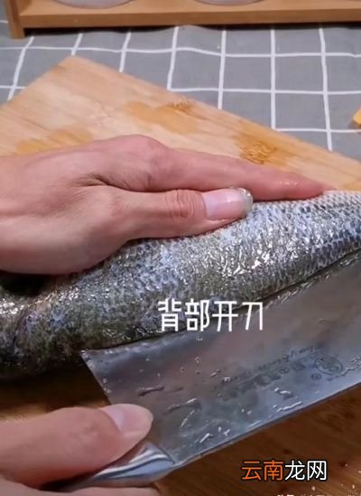 清蒸鲈鱼去腥味的方法
