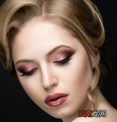 干性皮肤如何酌情选择卸妆油和卸妆水