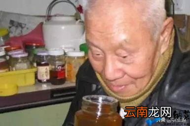 100%纯蜂蜜多少钱一斤 如何识别蜂蜜的真假