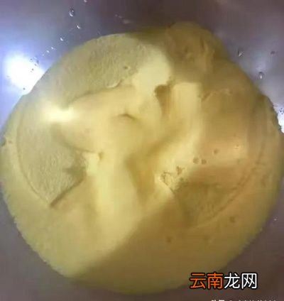 下面详细介绍一下玉米面发糕的做法