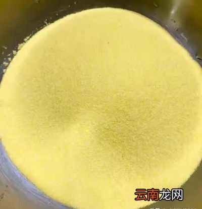 下面详细介绍一下玉米面发糕的做法