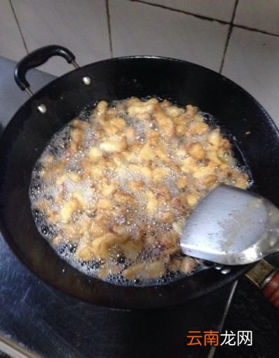 为什么炒出来的油茶面会有生面疙瘩呢