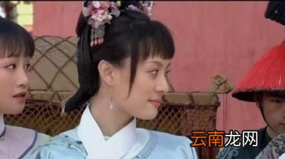 再来看甄嬛是怎样发现海棠树下的麝香的