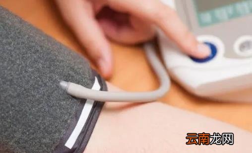 长带状疱疹是在排毒吗 年轻人得带状疱疹要警惕什么病吗