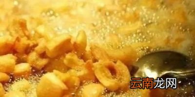 下面介绍一款用猪油做的美食——猪油拌饭