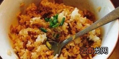 下面介绍一款用猪油做的美食——猪油拌饭