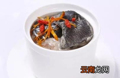 乌鸡和什么一起炖补血补气 乌鸡炖汤加什么食材比较补气血