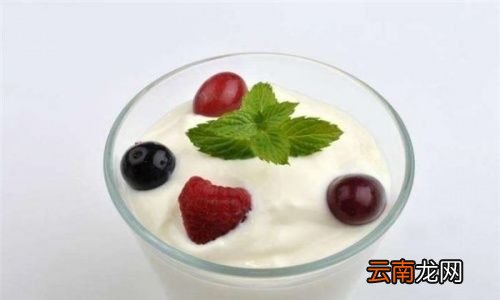 酸奶冰箱里拿出来放了一天还能喝吗