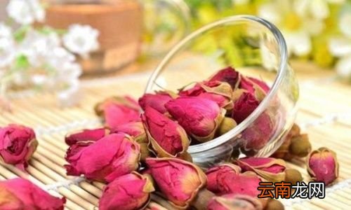 玫瑰花和什么泡水最好