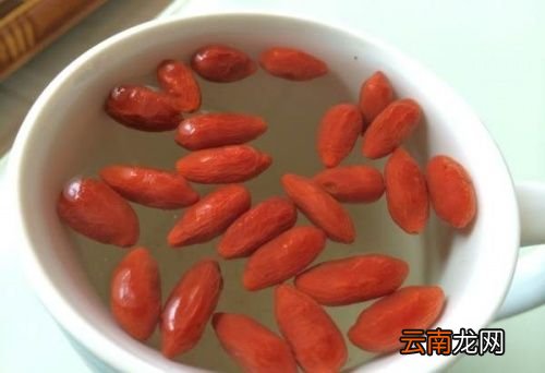 枸杞什么颜色是正宗的