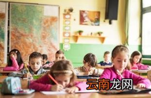 小朋友刚上幼儿园哭闹怎么办 小朋友刚上幼儿园怎么安抚