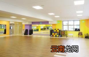 小朋友上幼儿园后回家总哭闹怎么办 小朋友上完幼儿园回家哭闹怎么回事