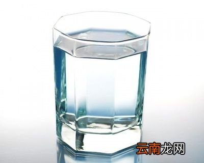 人体每天需要喝多少水