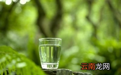 人体每天需要喝多少水