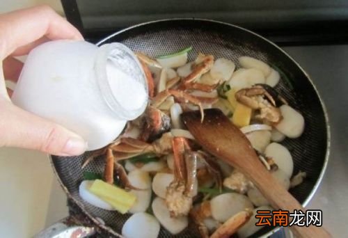 螃蟹和什么搭配最合适