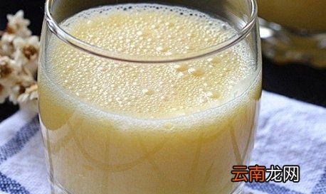 牛奶橙汁混喝会中毒吗
