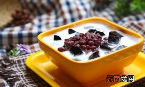 龟苓膏用什么材料做成的