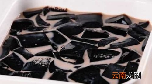 龟苓膏用什么材料做成的