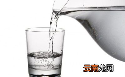高尿酸血症和痛风病人喝苏打水可以降尿酸吗