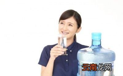 话说哪有多的泉水给你喝