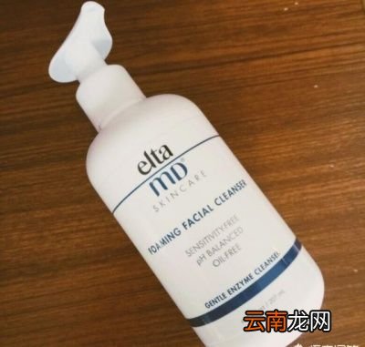 下面推荐几款比较适合油皮痘痘肌的洗面奶