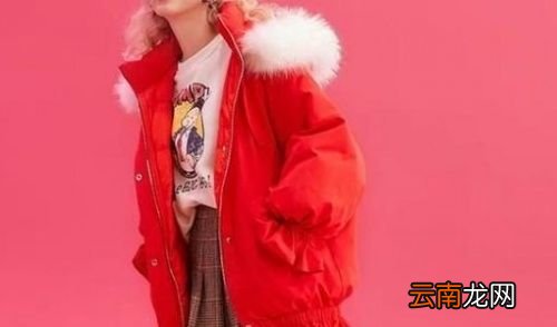 羽绒洗衣机洗后粘在一起怎么弄