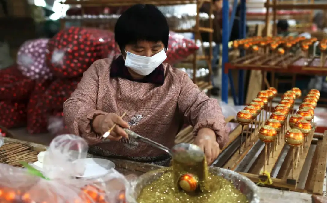 今年国外圣诞树已供不应求 全球92%的圣诞树中国造
