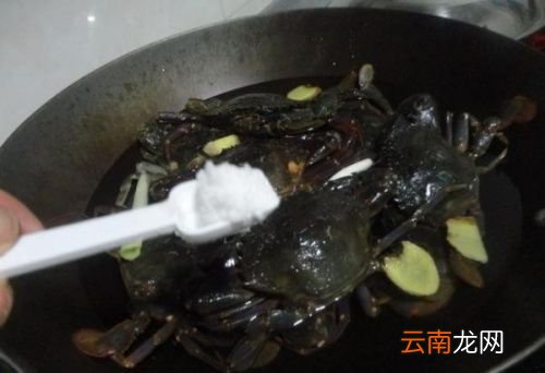 螃蟹烧多久就可以吃了