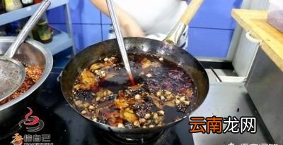 钵钵鸡红油的做法