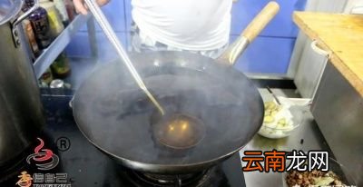 钵钵鸡红油的做法