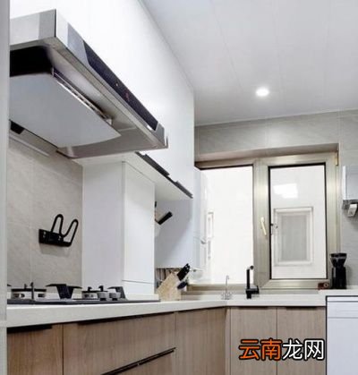 开抽油烟机后厨房窗户是否要开