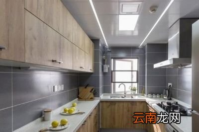 开抽油烟机后厨房窗户是否要开