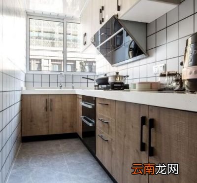 开抽油烟机后厨房窗户是否要开