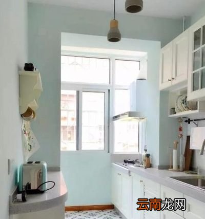 开抽油烟机后厨房窗户是否要开