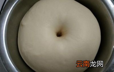 先解决一下“为什么馒头店的馒头非常蓬松”