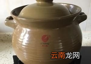 玉米莲藕骨头汤的做法